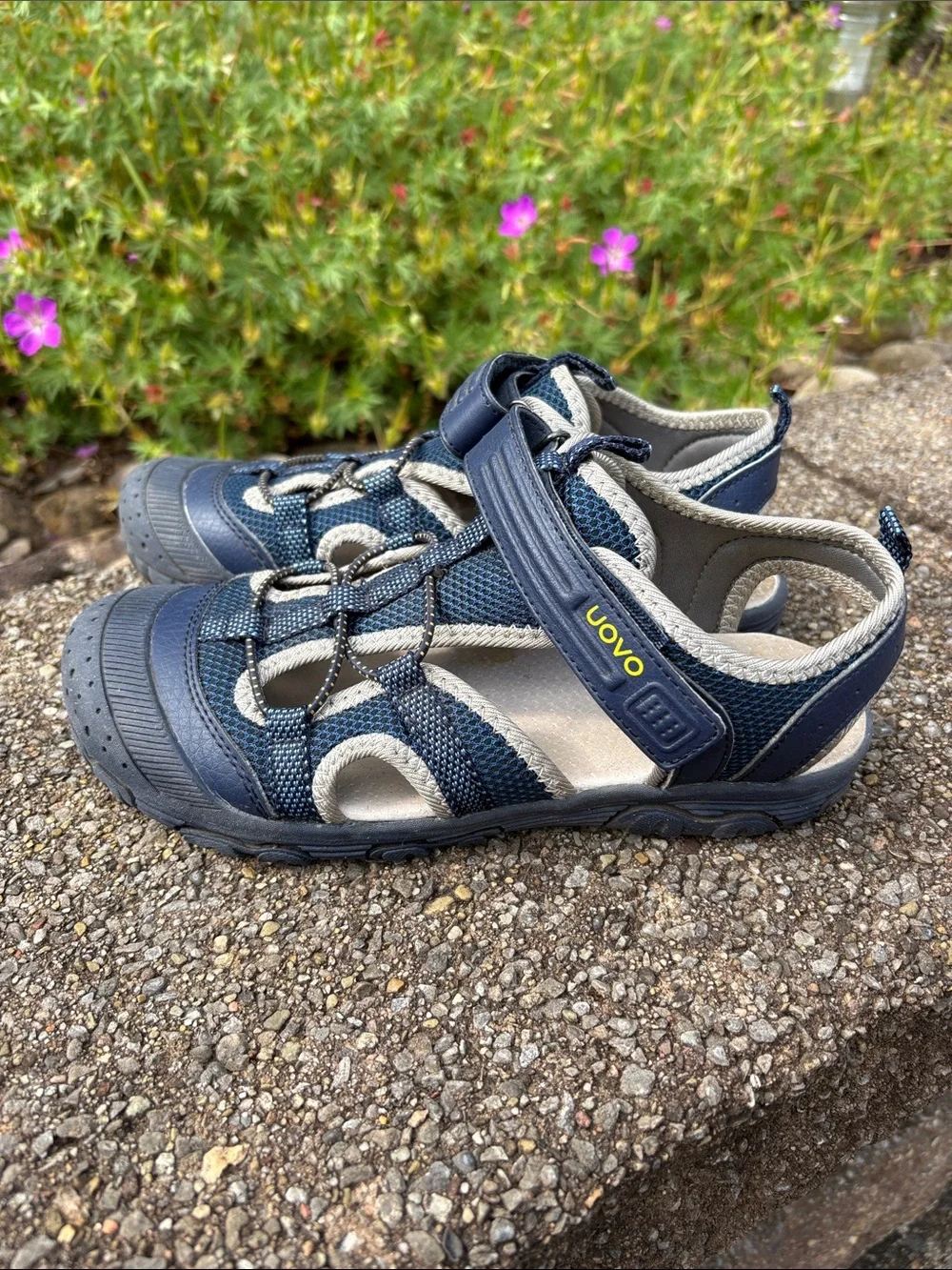Uovo Blue & Gray Closed Toe Child Sandals Hiking Shoes size 35 ( Youth Size 3)